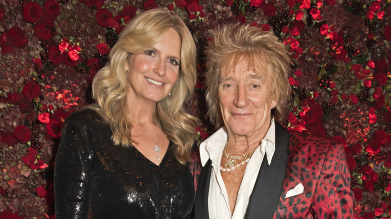 Rod Stewart and Penny Lancaster posing together