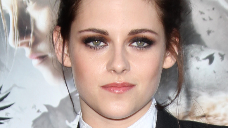 Kristen Stewart in smokey eye makeup