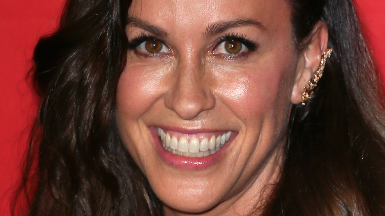 Alanis Morissette smiling red carpet
