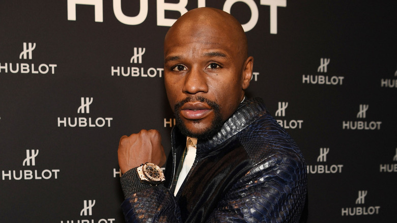 Floyd Mayweather Jr posing