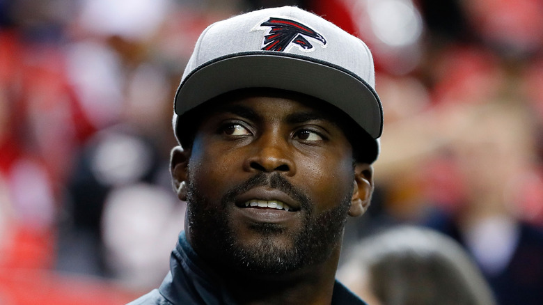Michael Vick looking up