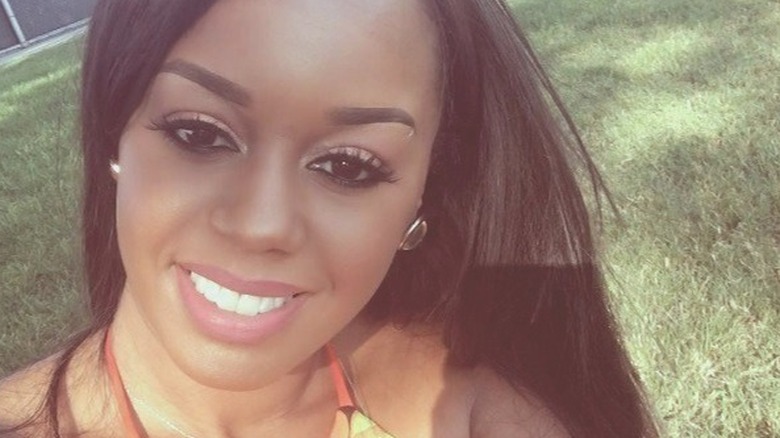 Jaimee Foxworth taking a selfie