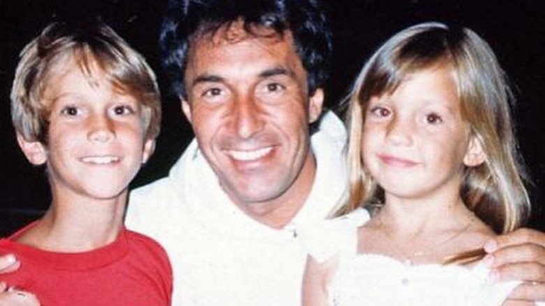 Bill Hudson with Oliver and Kate Hudson all posing