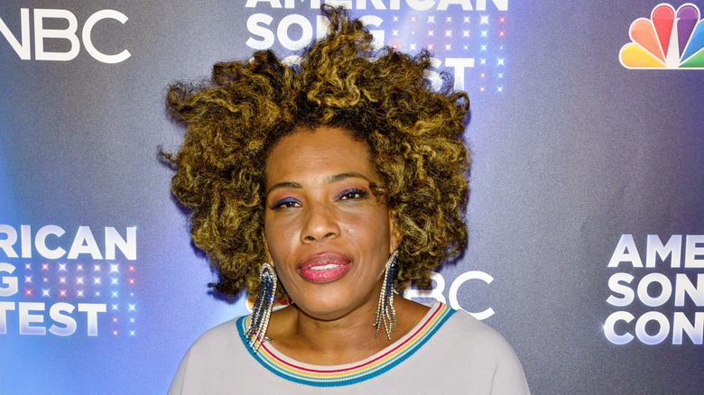 Macy Gray poses in 2022