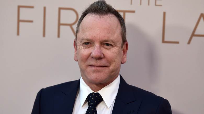 Kiefer Sutherland posing