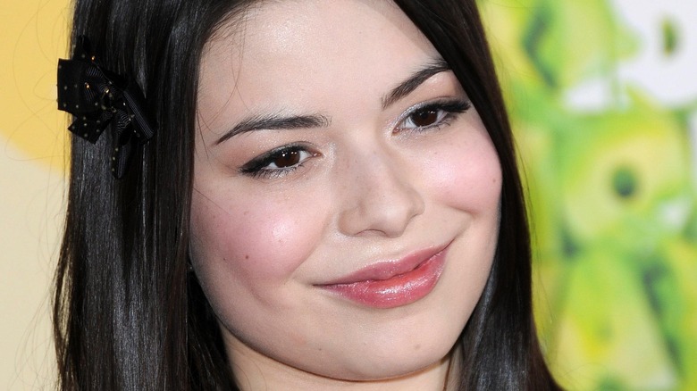 Miranda Cosgrove smiling