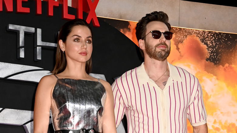 Ana de Armas and Chris Evans red carpet