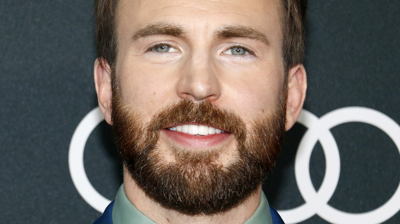 Chris Evans at a 2019 premiere