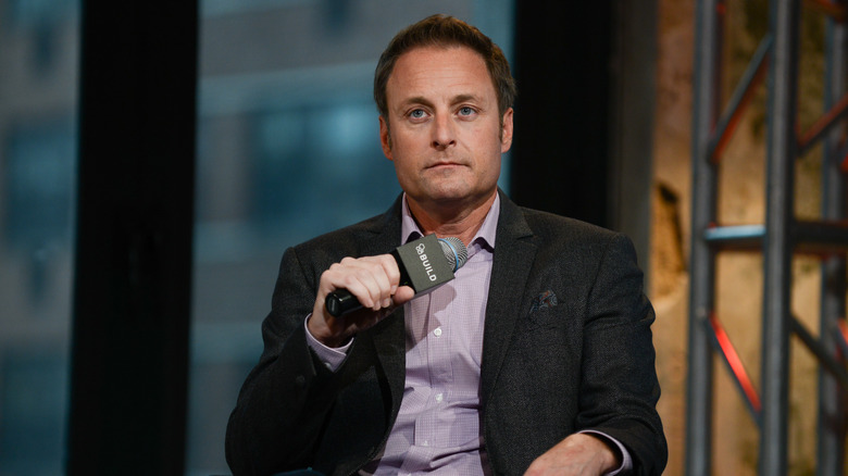 Chris Harrison conducting an interview