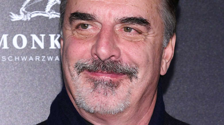Chris Noth posing at an event