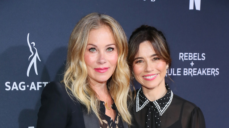 Christina Applegate and Linda Cardellini