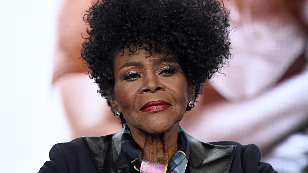 Cicely Tyson looks out at the audience at an event