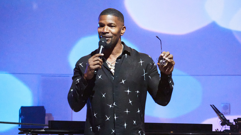 Jamie Foxx speaking onstage
