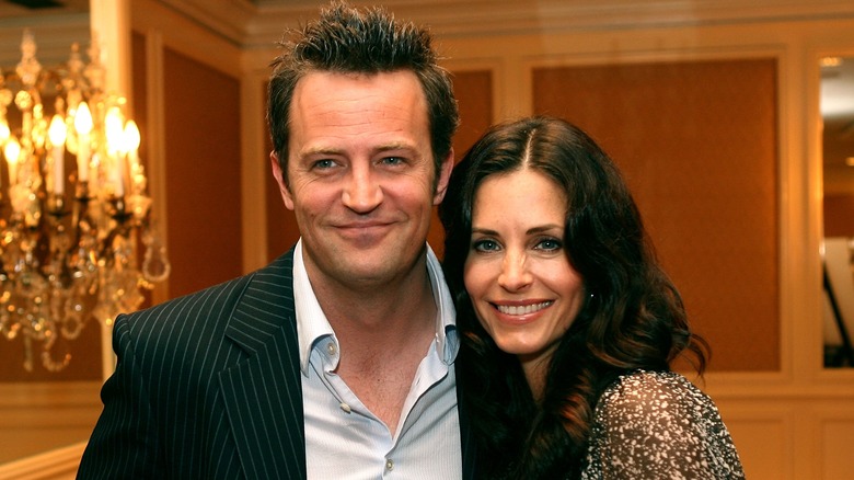 Matthew Perry with Courteney Cox in 2006