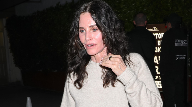 Courteney Cox walking