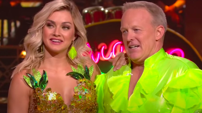 Sean Spicer gets judged in green shirt