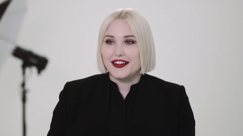 Hayle Hasselhoff appeares in a 2017 promo video for Elvi