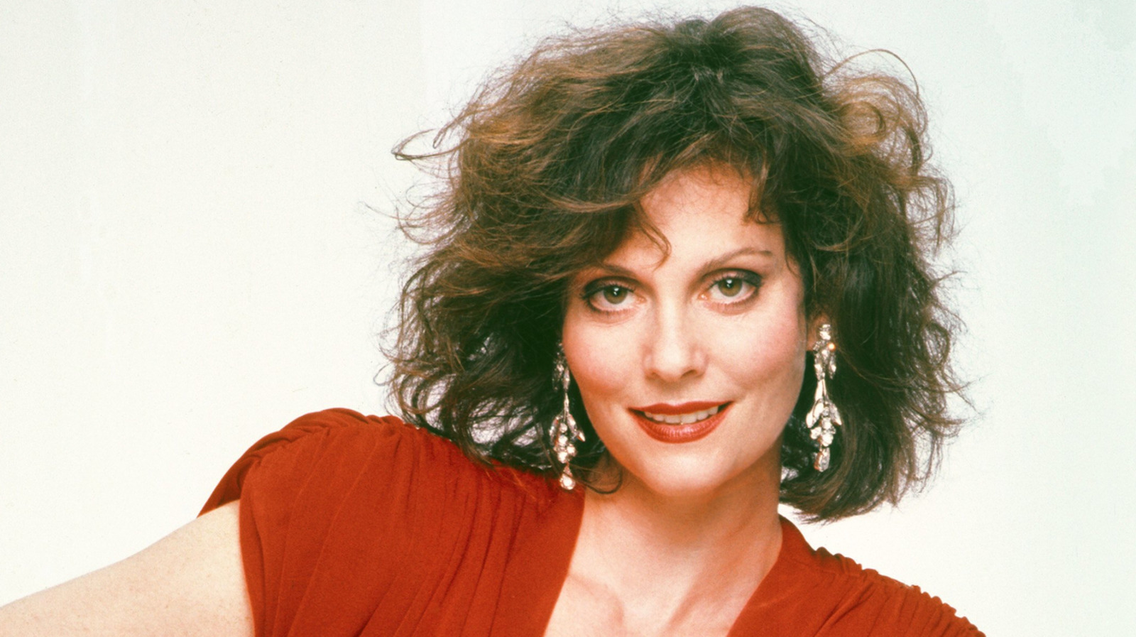 Decades After The Hit '80s Movie, Miss Scarlet From Clue Is Still A Stunner Today