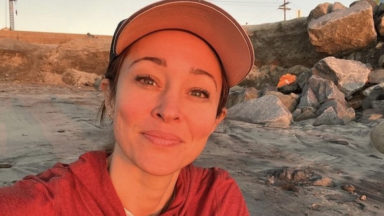 Autumn Reeser beach selfie