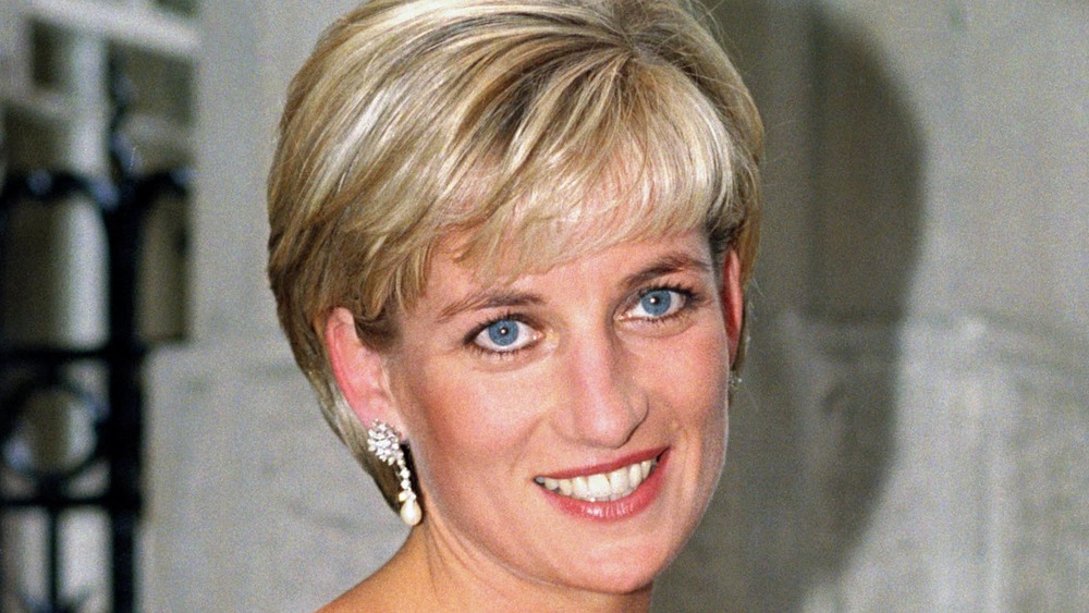 Princess Diana attends gala