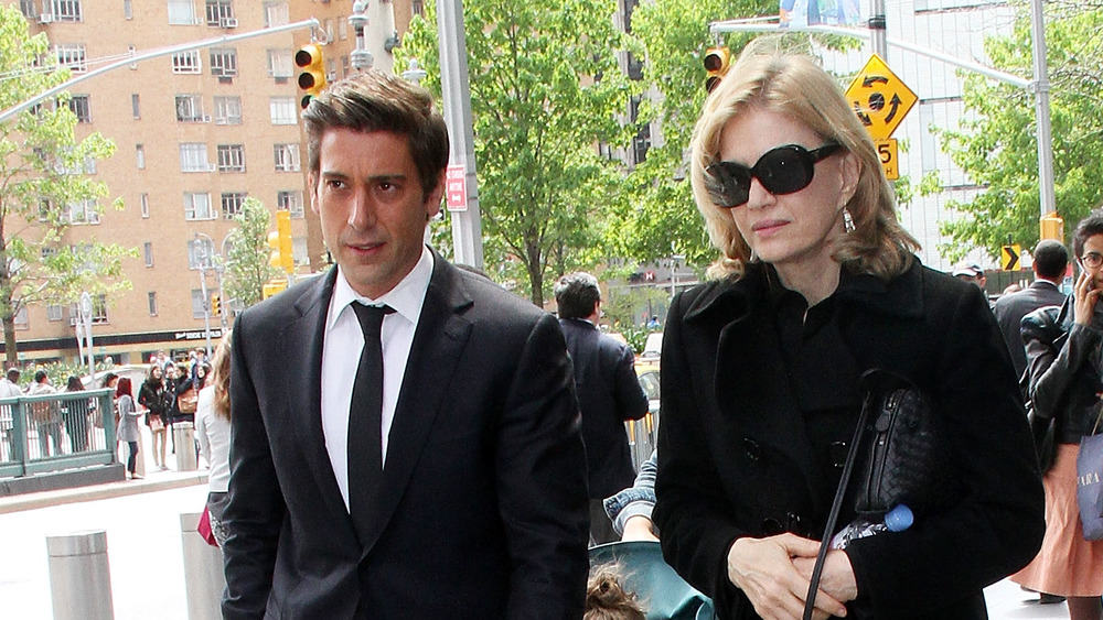 David Muir and Diane Sawyer walking