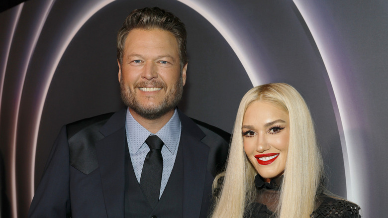 Gwen Stefani and Blake Shelton posing together