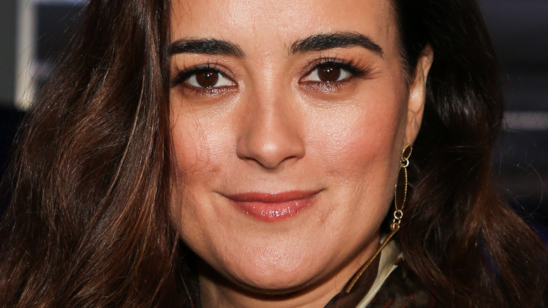 Cote De Pablo visits "Extra" 2019