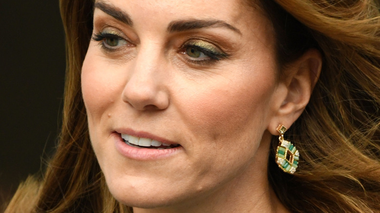 Kate Middleton green earrings