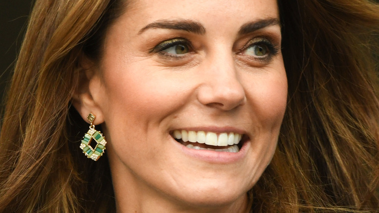 Kate Middleton green earrings