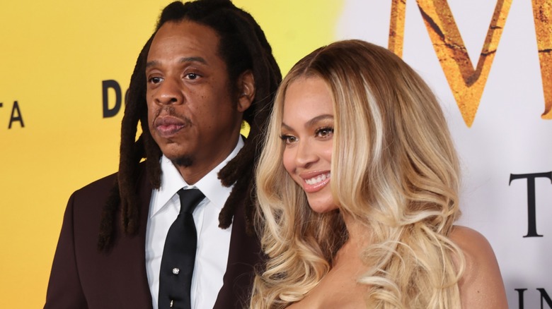 Jay Z and Beyoncé pose on the red carpet