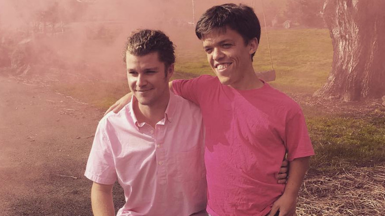 Brothers Zach and Jeremy Roloff posing