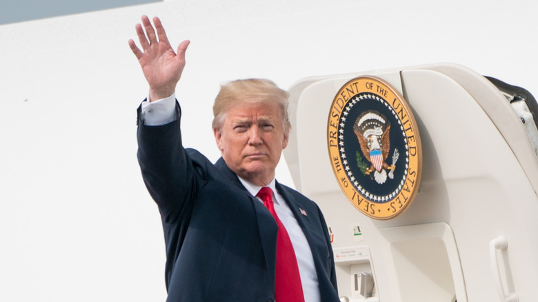 Donald Trump waving