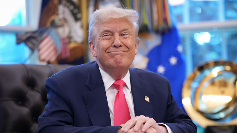 Donald Trump smirking at Oval Office