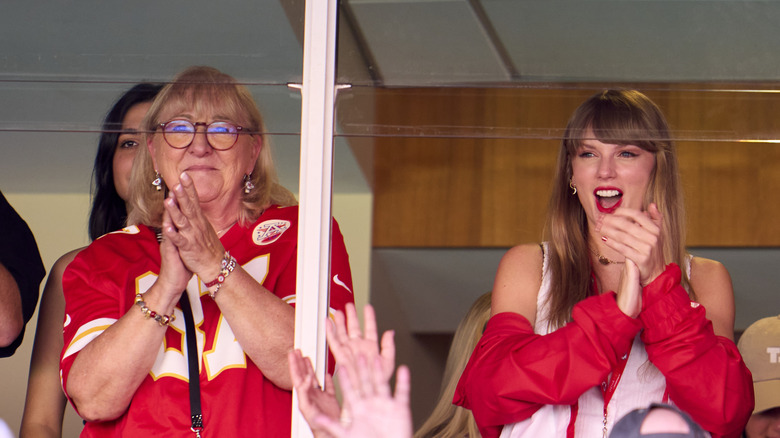 Donna Kelce and Taylor Swift at game