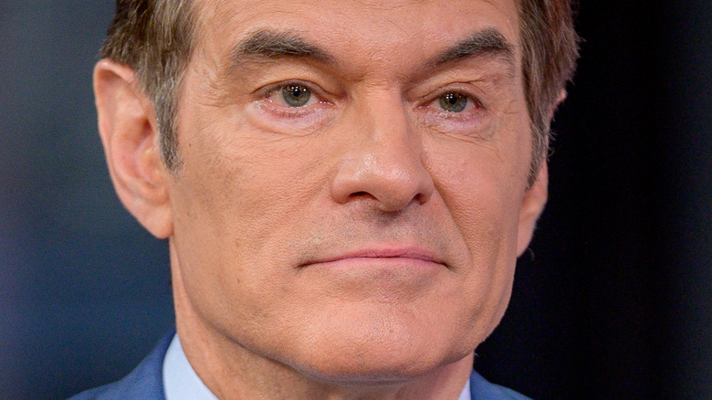 Dr. Oz on the set of Fox News