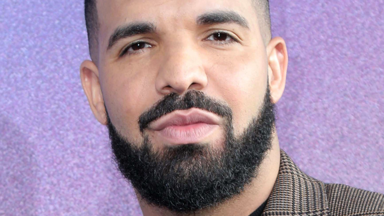 Drake sports a beard