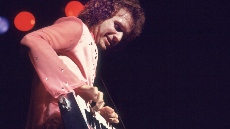 Gary Wright performing