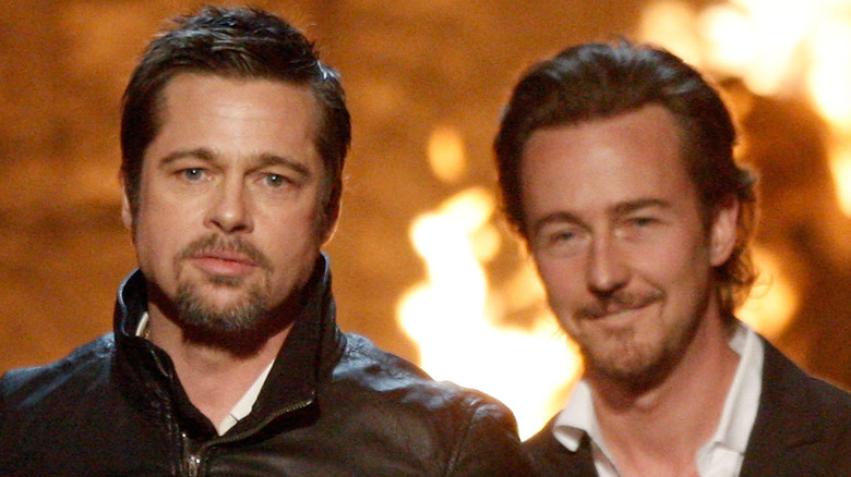 Edward Norton standing next to Brad Pitt