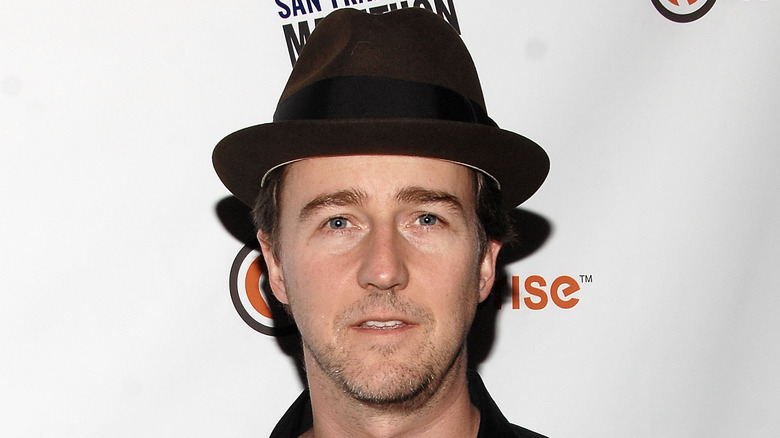 Edward Norton at marathon 