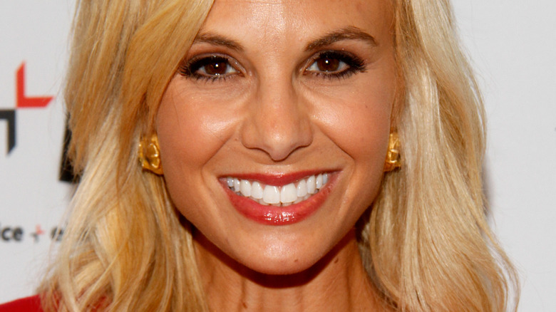 Elisabeth Hasselbeck posing