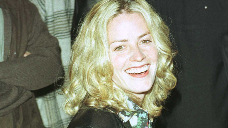 Elisabeth Shue smiling