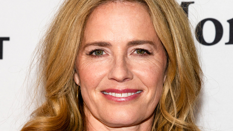 Elisabeth Shue smiling