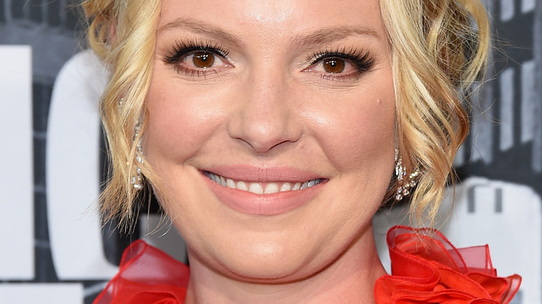 Katherine Heigl smiling at an award show