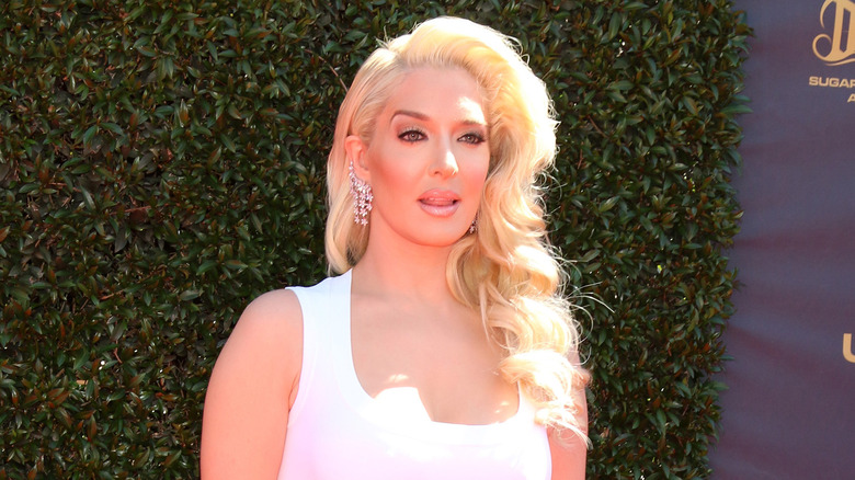 Erika Girardi on the red carpet