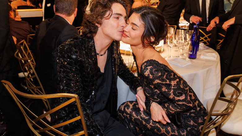 Timothee Chalamet kissing Kylie Jenner