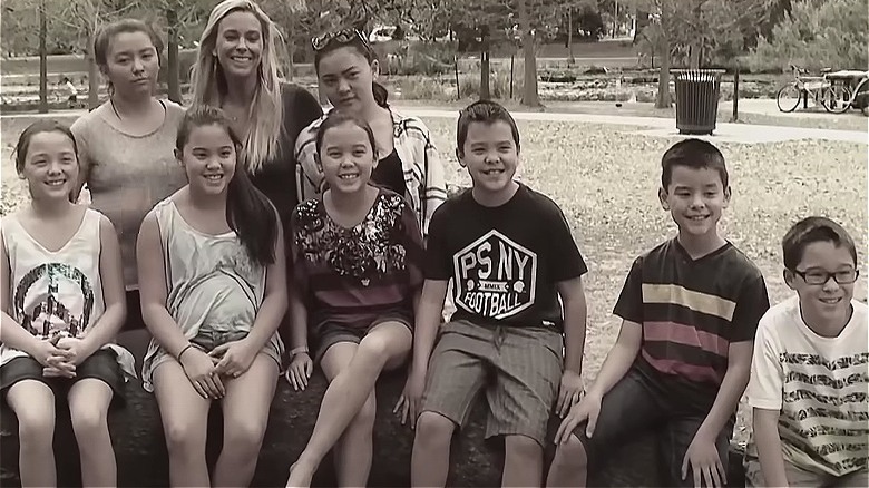 Kate Gosselin and kids posing