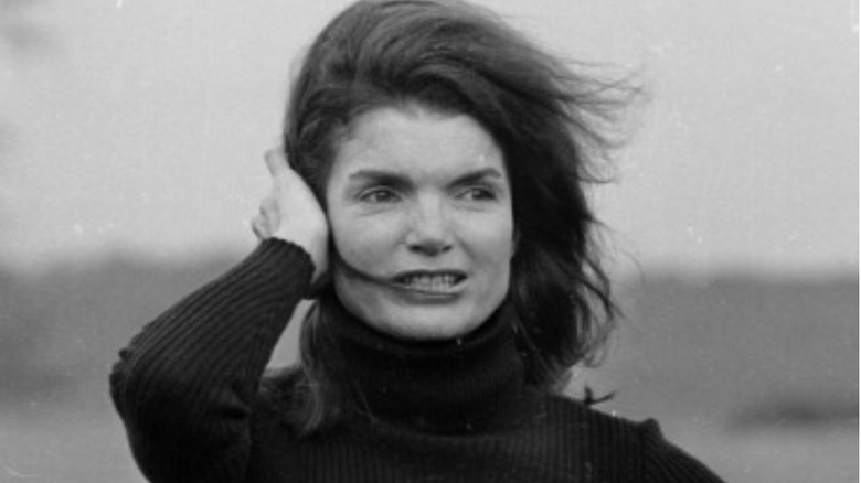 Jackie Kennedy, Kim Kardashian posing