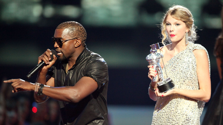 Taylor Swift and Kanye West at the 2009 VMAs