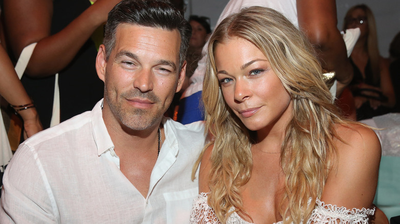 LeAnna Rimes and Eddie Cibrian posing