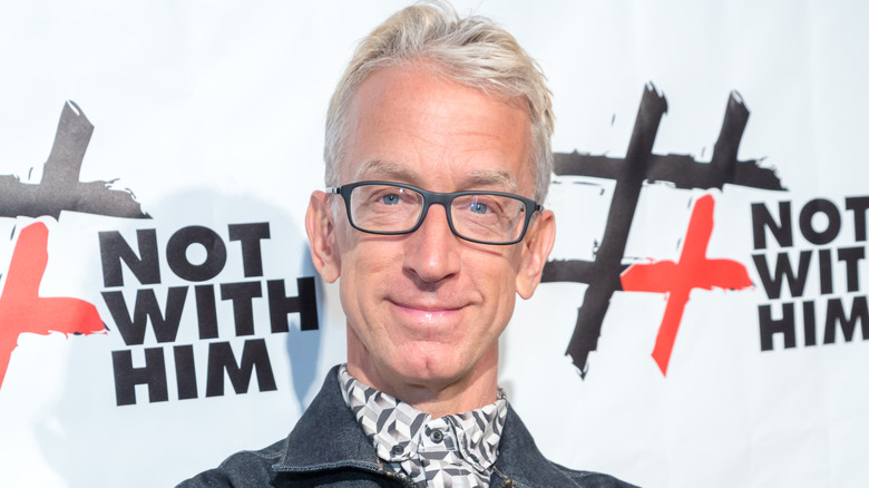 Andy Dick poses red carpet 